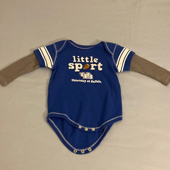 Brand new never worn university of Buffalo onesie - Picture 1 of 3